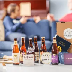 Une sélection de bières trappistes, dont Spencer, La Trappe et Zundert, présentée avec un guide. Une liste de bières trappistes pour les connaisseurs.