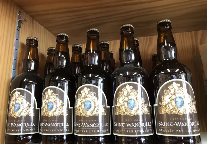 Bouteilles de bière d'abbaye France, Saint-Wandrille, brassée par les moines.