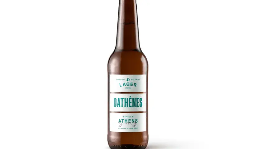 Bouteille de bière Lager Dathènes, inspirée d'Athènes. La meilleure bière grecque pour une dégustation parfaite.