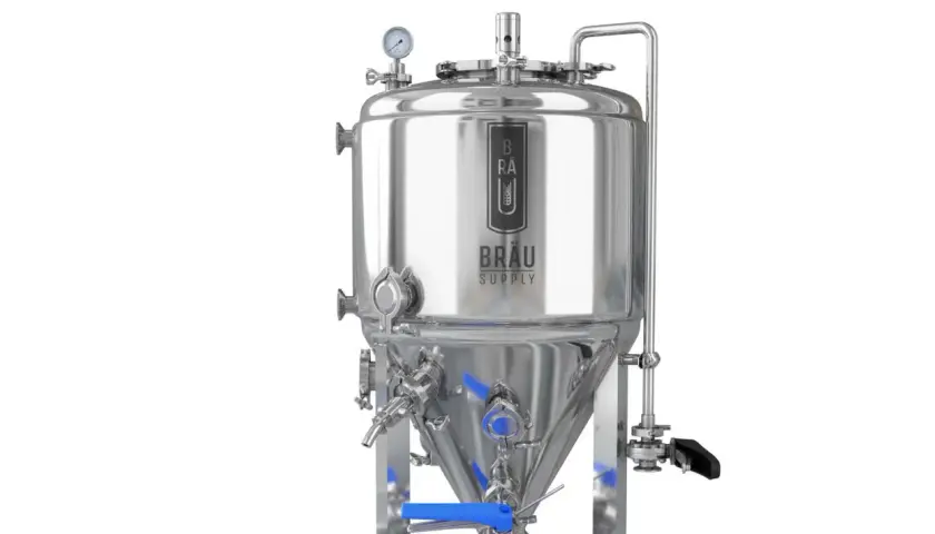 Cuve en acier inoxydable pour la fermentation sous pression, avec manomètre et tuyauterie. Logo "BRAU SUPPLY" visible.