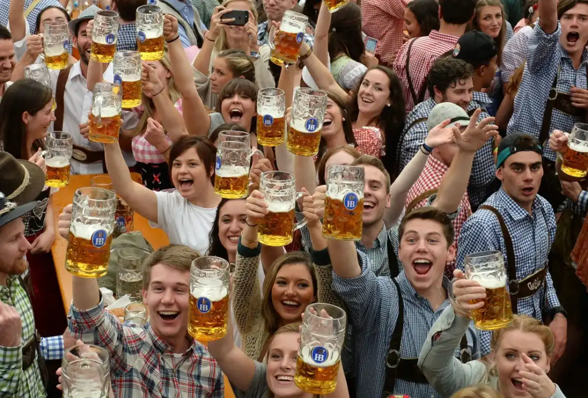 Oktoberfest à Paris - Le guide pour une soirée réussie