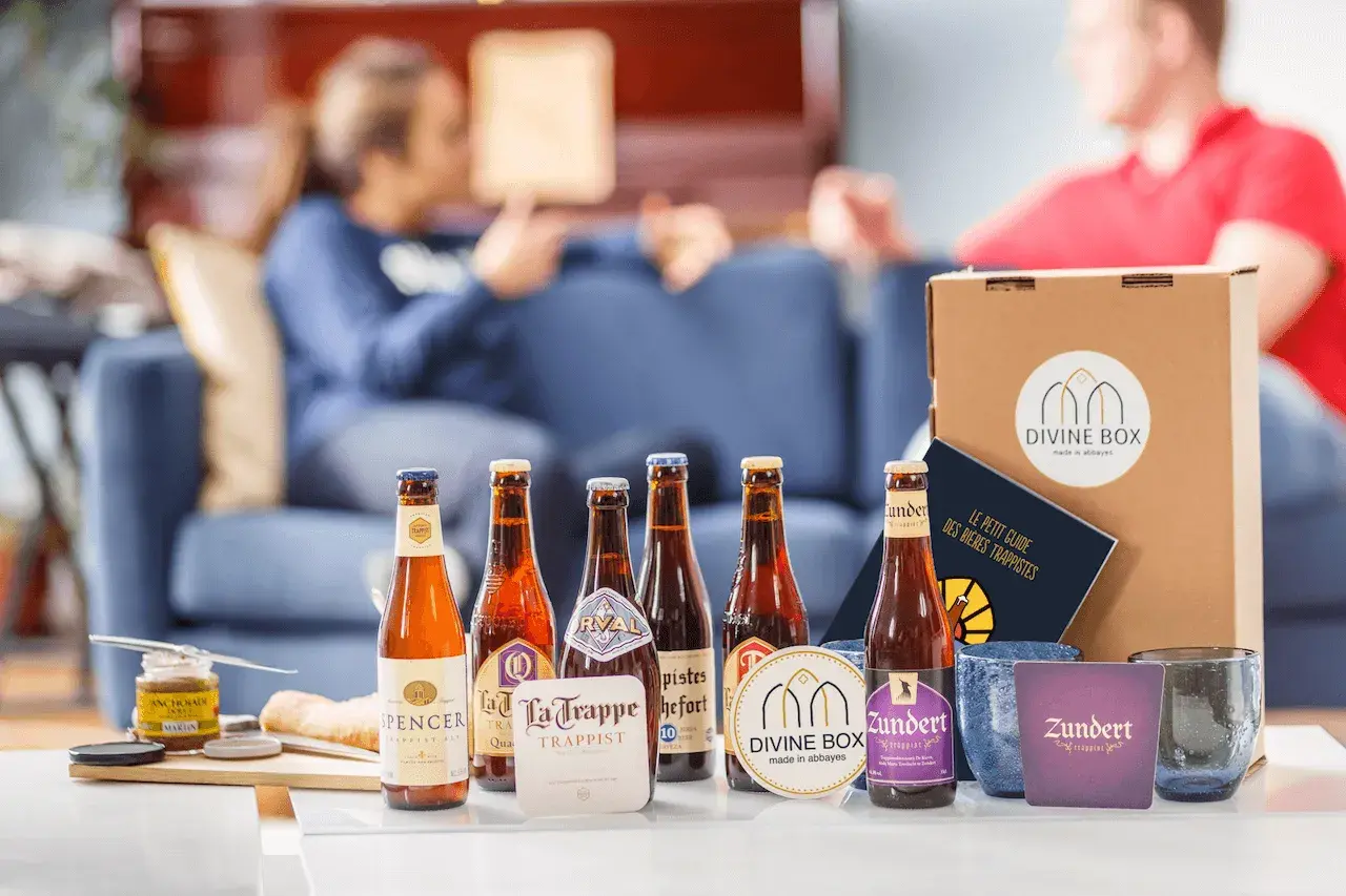 Une sélection de bières trappistes, dont Spencer, La Trappe et Zundert, présentée avec un guide. Une liste de bières trappistes pour les connaisseurs.
