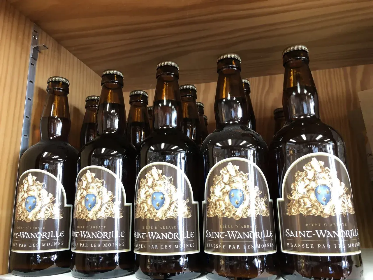 Bouteilles de bière d'abbaye France, Saint-Wandrille, brassée par les moines.