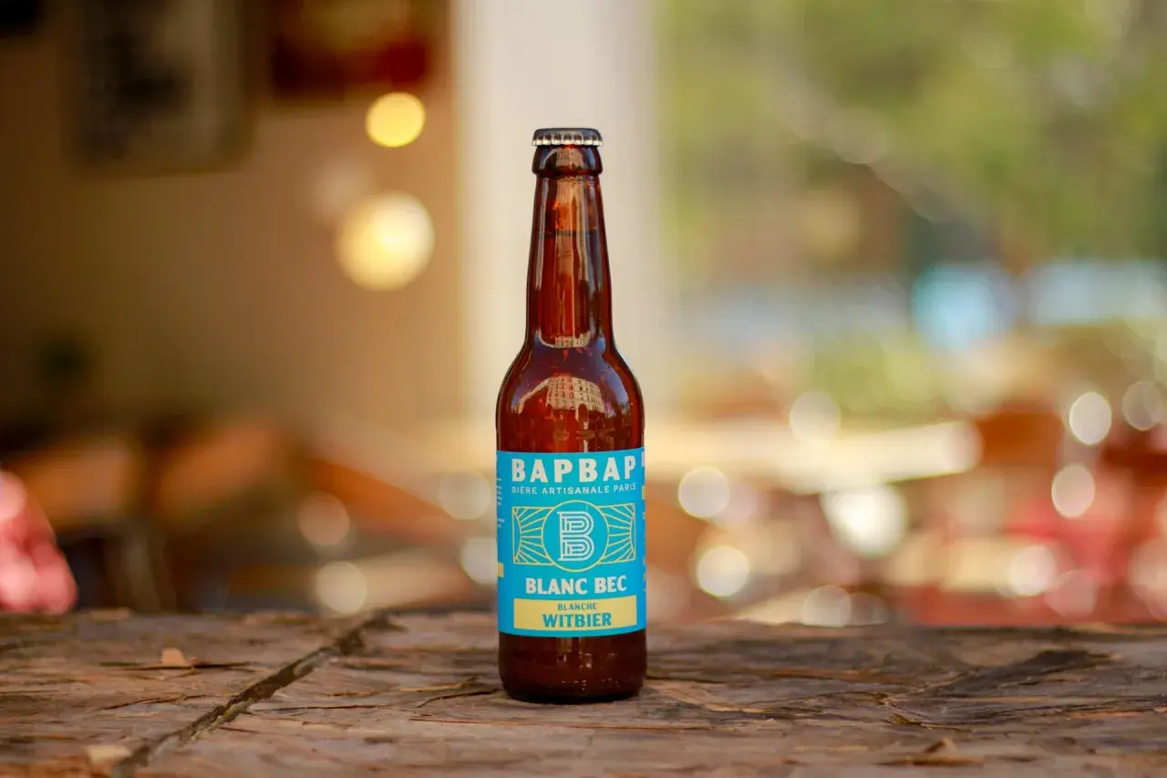 Bouteille de bière artisanale Bapbap Blanc Bec Witbier, une bière dry rafraîchissante.