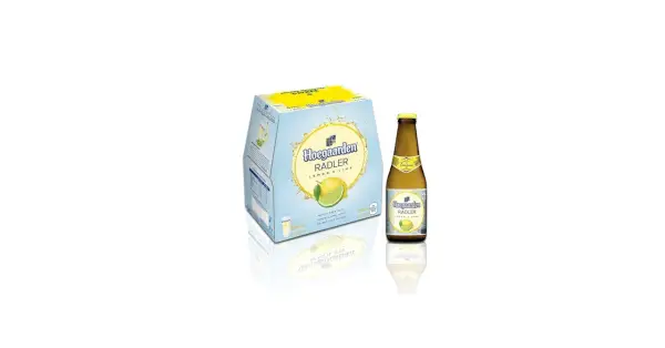 Une bouteille et un pack de bière Hoegaarden Radler Citron & Lime. Parfait pour une pause rafraîchissante.